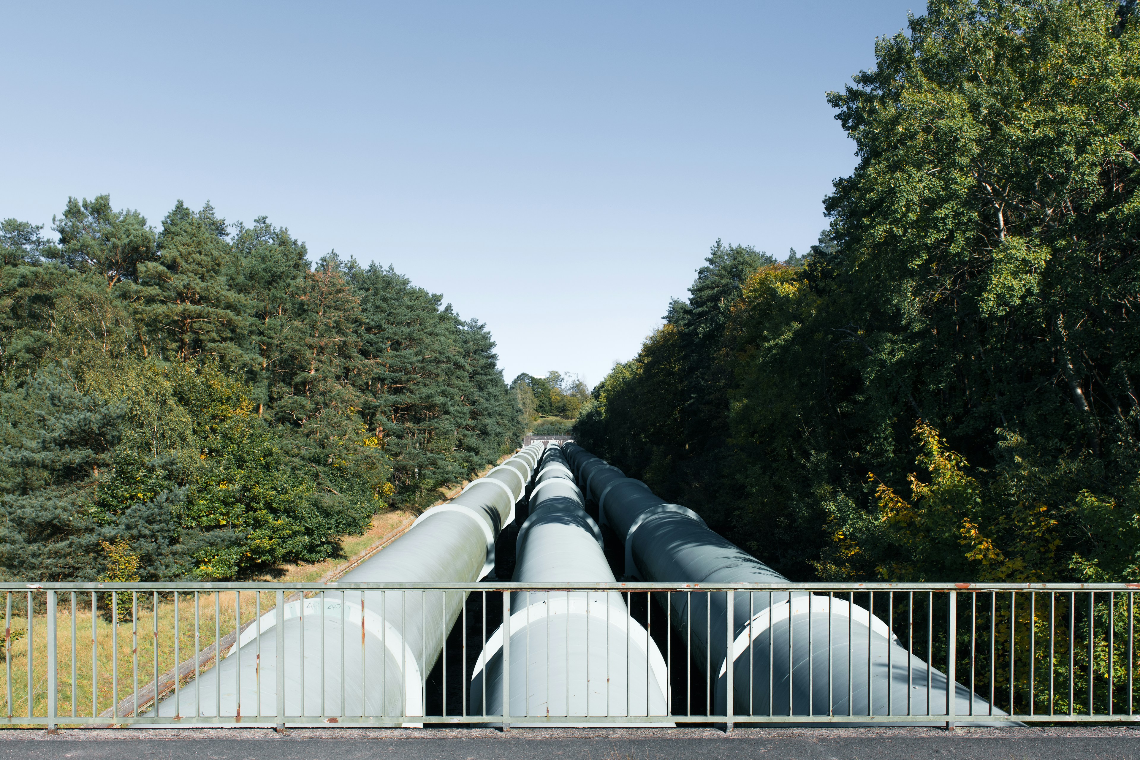 <p>275 km of<br>gas pipelines</p>