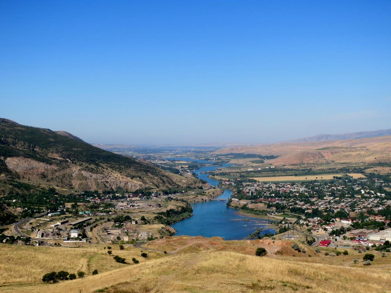 SHAPING A RESILIENT RIVER CORRIDOR